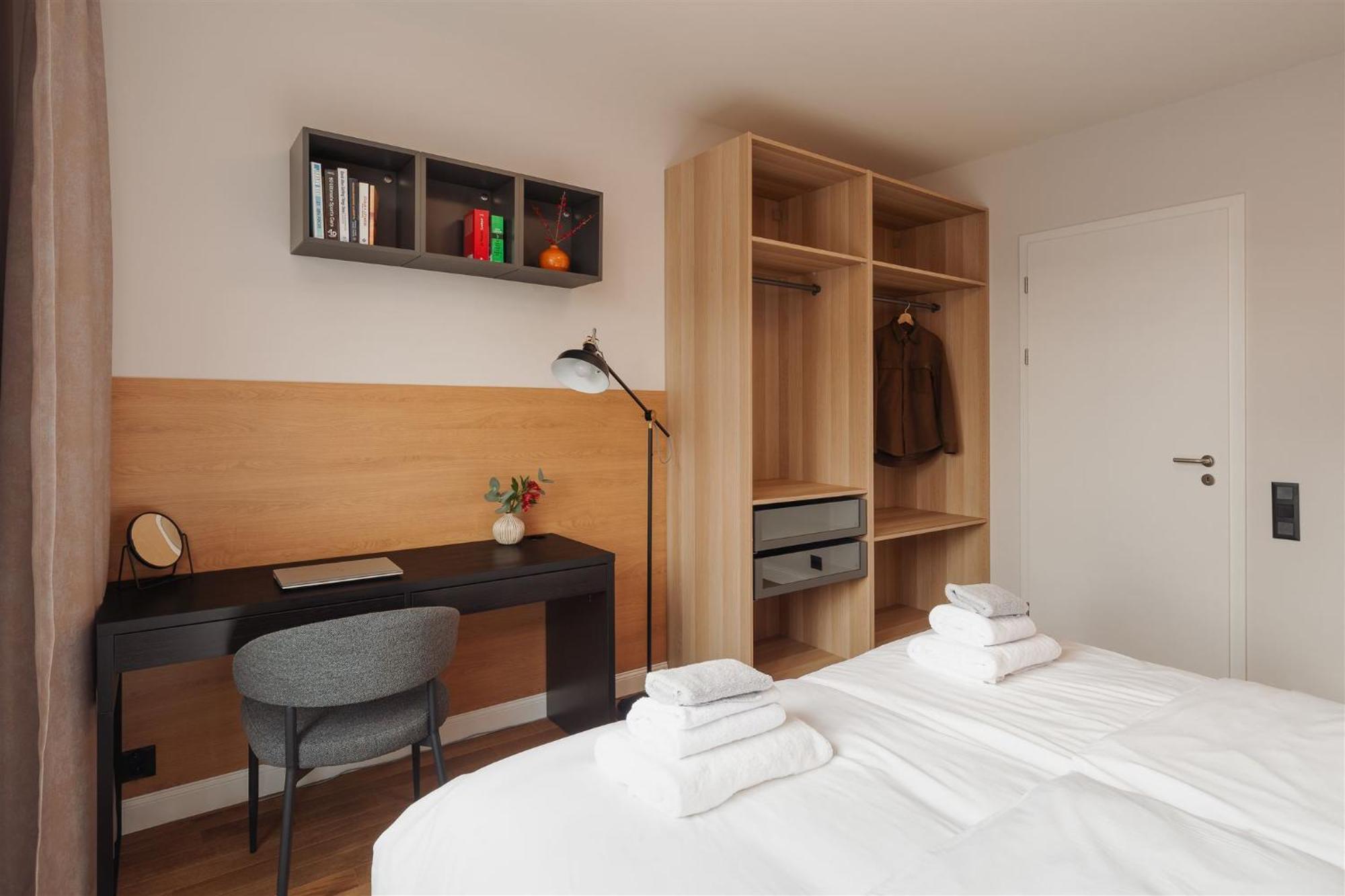 Luxury Sunny Home - Garage Parking, Metro, Balcony, Ps5 With Games Prague Luaran gambar